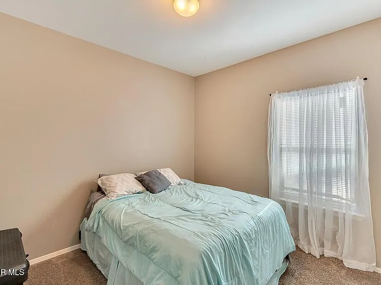12921 Hueco Cave Dr — Photo 30