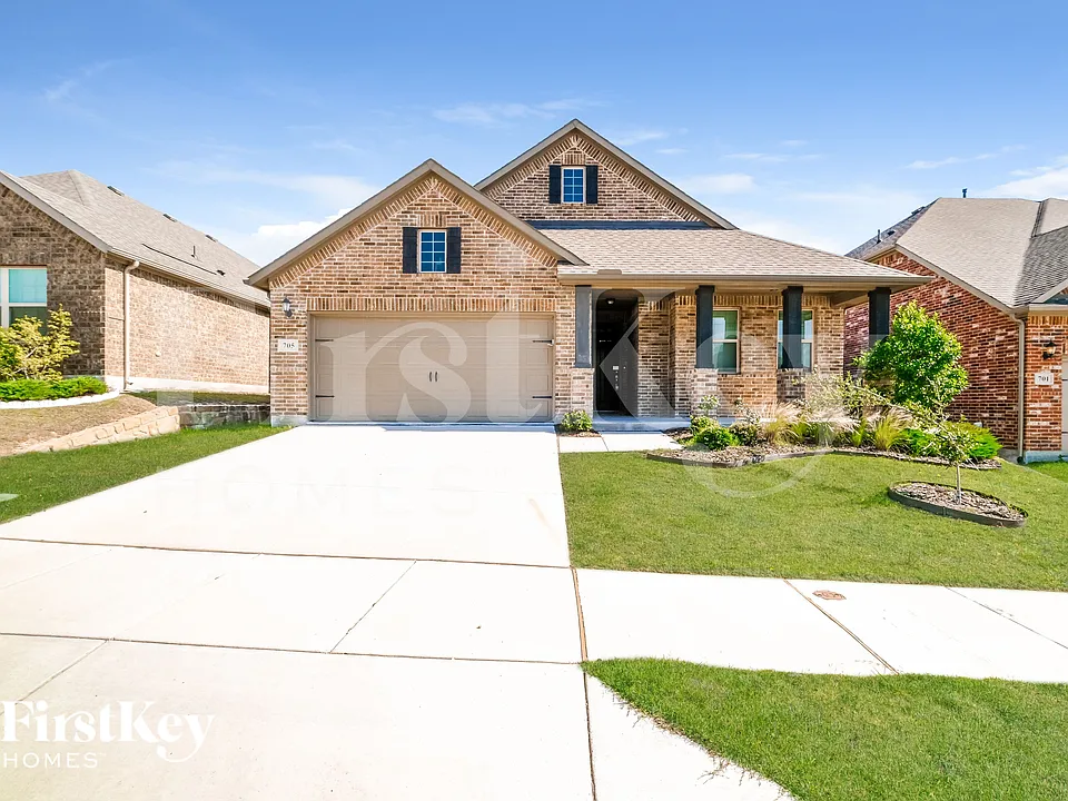 705 Bluebird Way