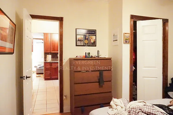 Rented by Evergreen Realty & Investments | media 27