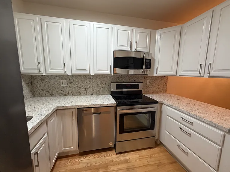 14425 NE 40th St #C102 — Photo 11