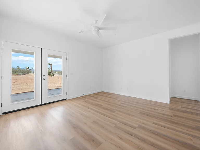 3878 Hilton Ave — Photo 15