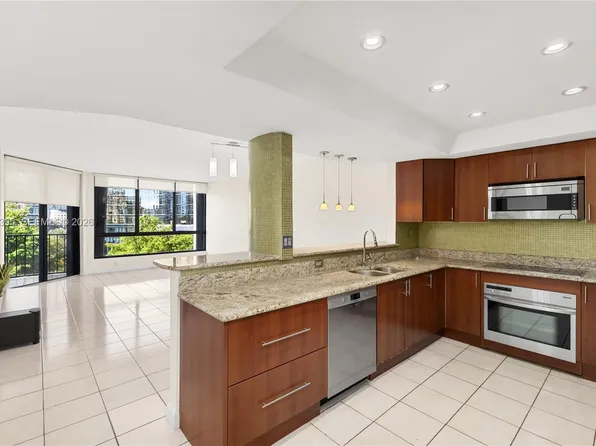 520 Brickell Key Dr APT A619, Miami, FL 33131