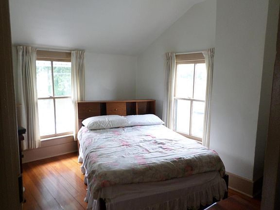 5th image of 718 N Beverly Ave