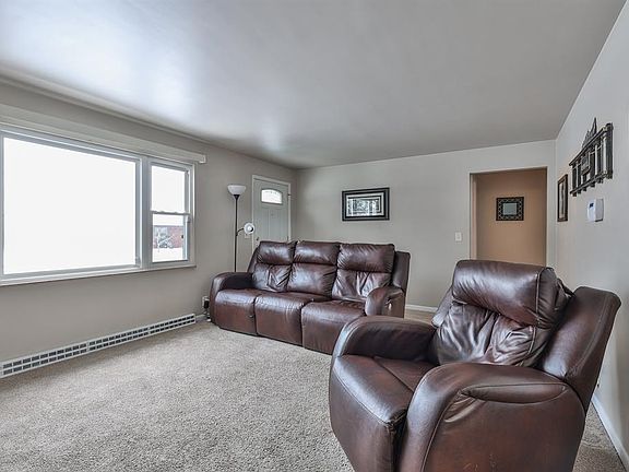 4th image of 21 Shaw Dr