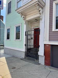 172 Bunker Hill St #3, Charlestown, MA, 02129