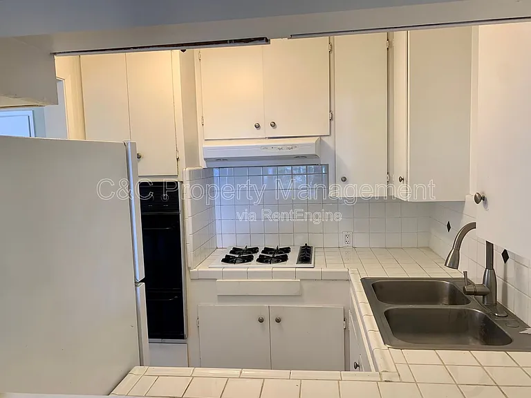192 Sloat Ave #D — Photo 6