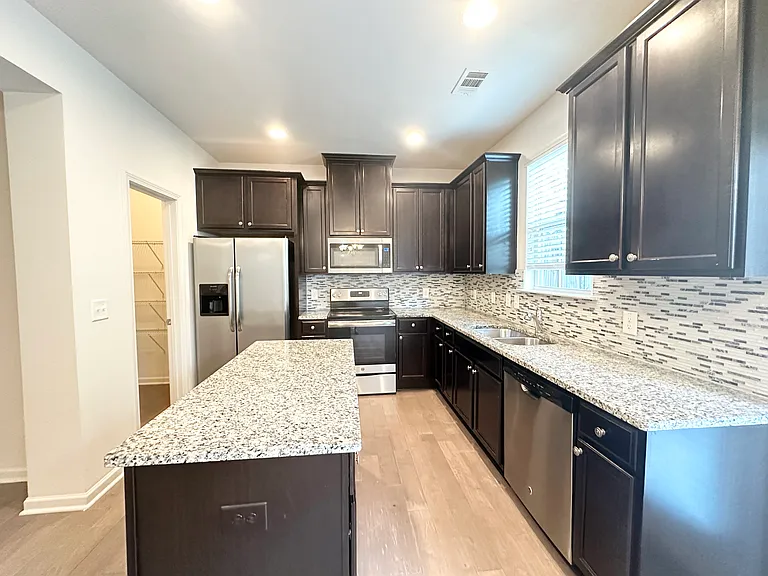 1780 Paxton Dr — Photo 9