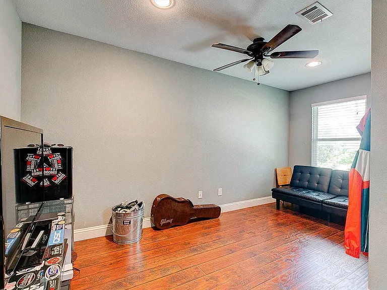 3201 Forest Park Blvd — Photo 14
