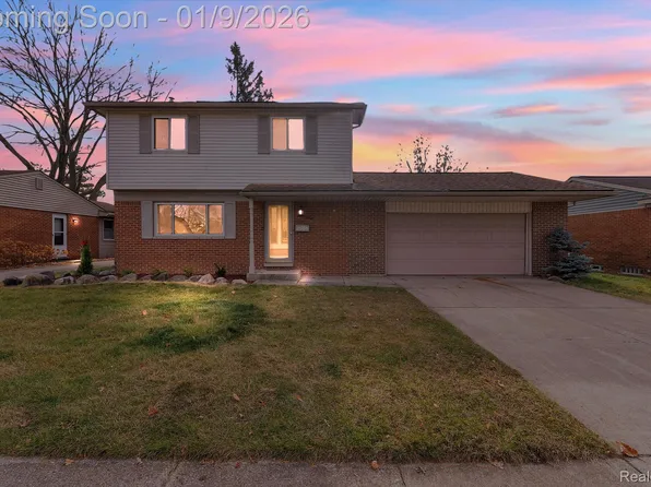 40585 Pinetree Dr, Plymouth, MI 48170