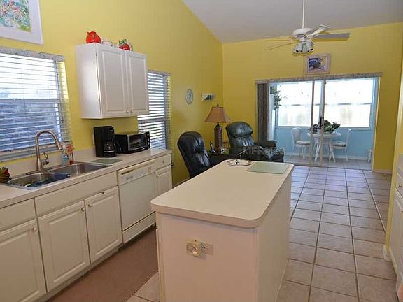 4th image of 1692 Palace Ct