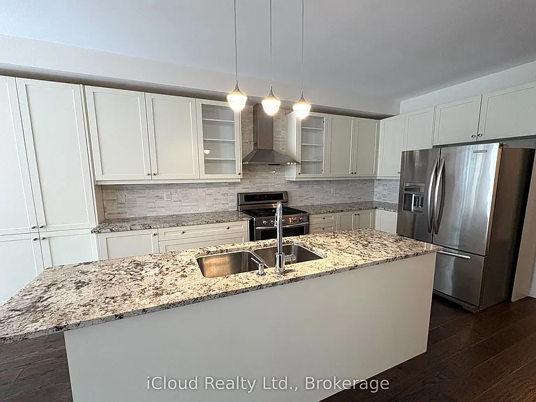 2466 Village Cmn — Photo 12