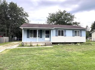 305 Scarlet Oak Ln, Perry, MI 48872