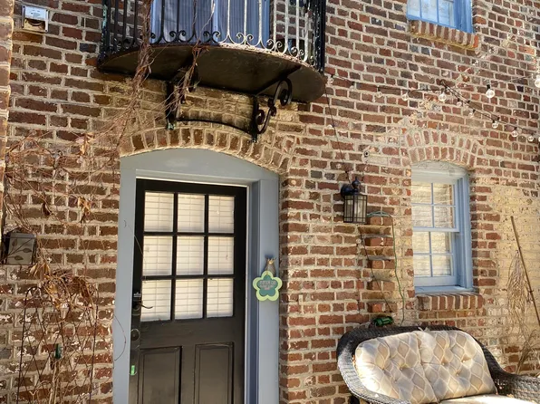 46 Queen St APT C, Charleston, SC 29401