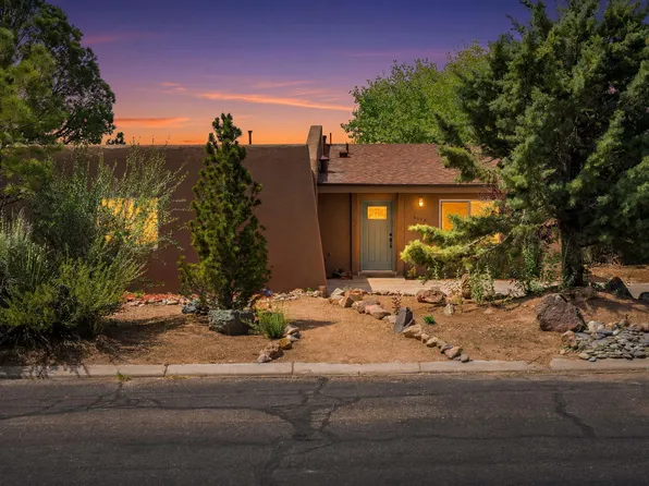 6659 Vooscane Ave, Cochiti Lake, NM 87083