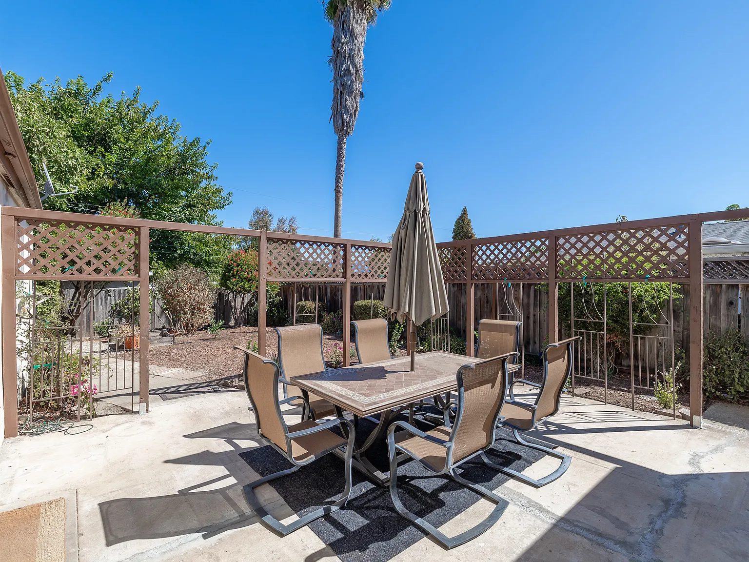 3 bed, 1350 sqft, $3,850 — Photo 3