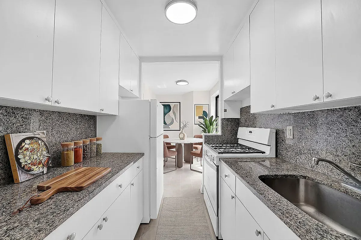 1201 Ocean Parkway — Photo 2