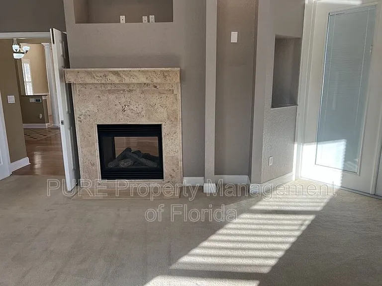 1035 SW 33rd Pl — Photo 11