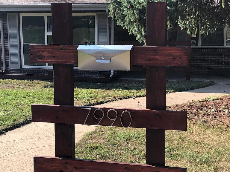 7990 Crest Dr — Photo 2