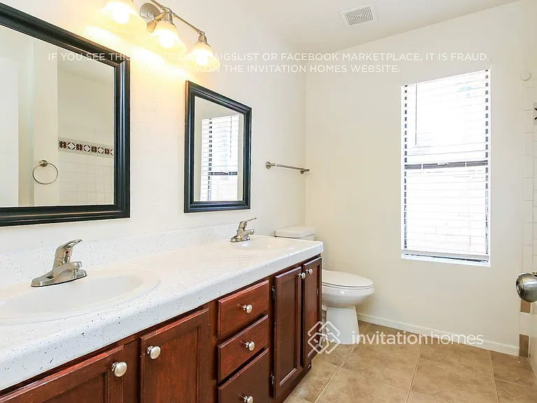 1701 N Pleasant Dr — Photo 10