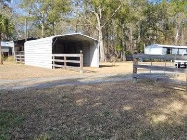 135 Thrower Ln, Brunswick, GA 31525