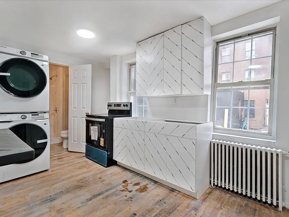1st image of 216 N 8th St APT 1F