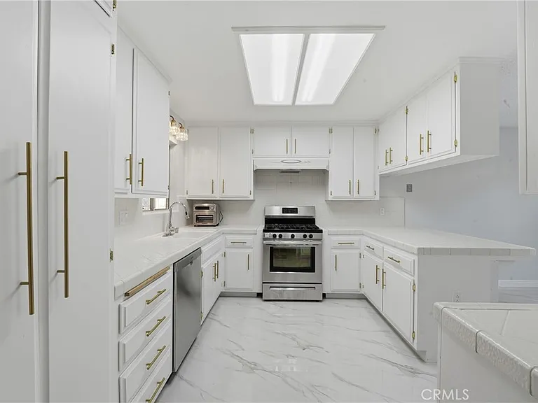 6255 Mitchell Ave — Photo 1