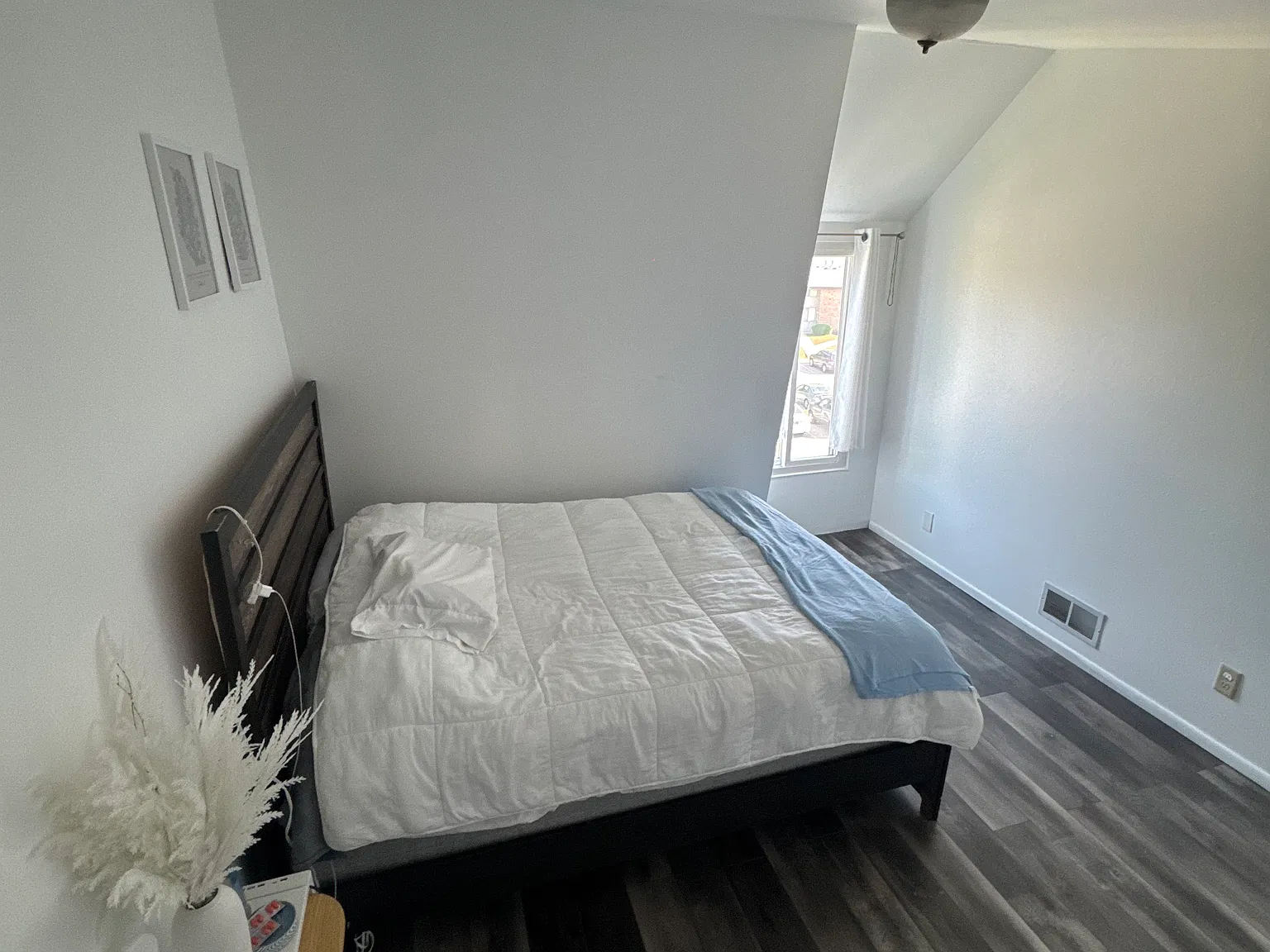 3 bed, 1400 sqft, $1,800 — Photo 1