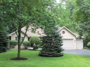 16334 Hickory Cir, Sycamore, IL 60178