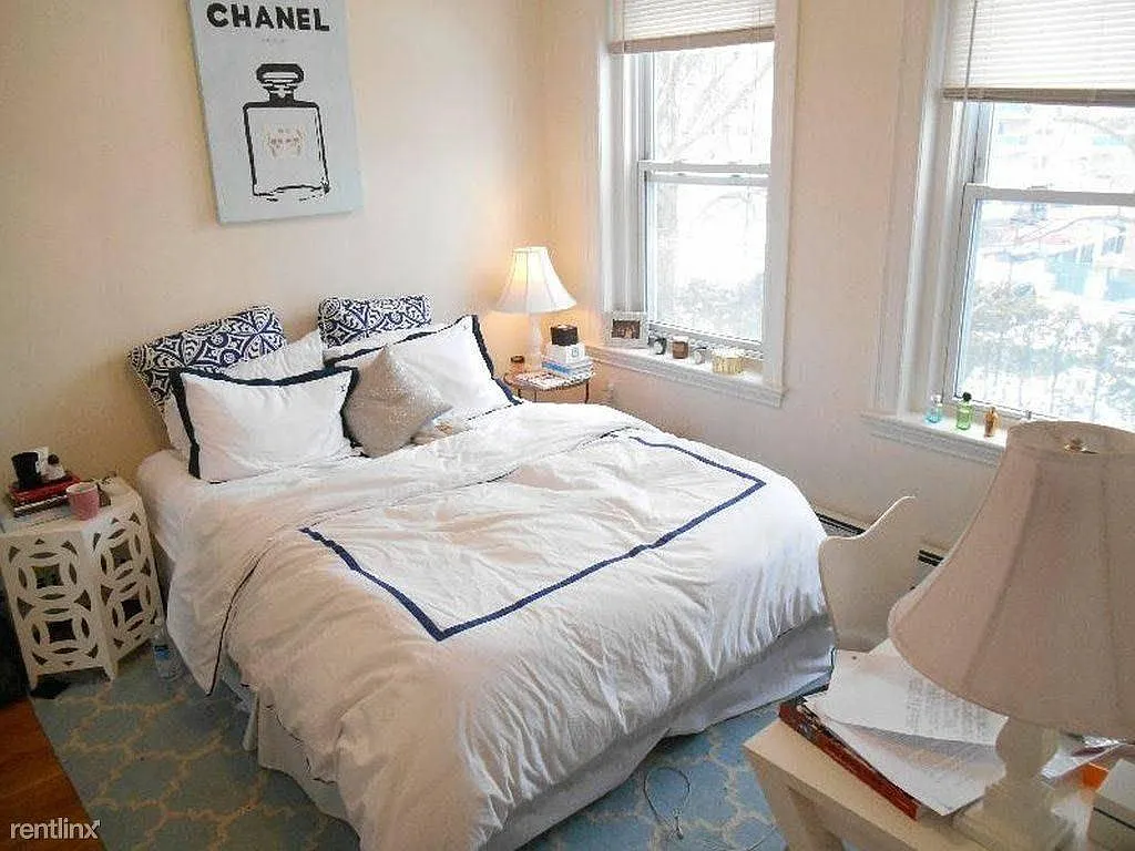 4 bed, 2.0 bath, 1900 sqft, $4,800 — Photo 4