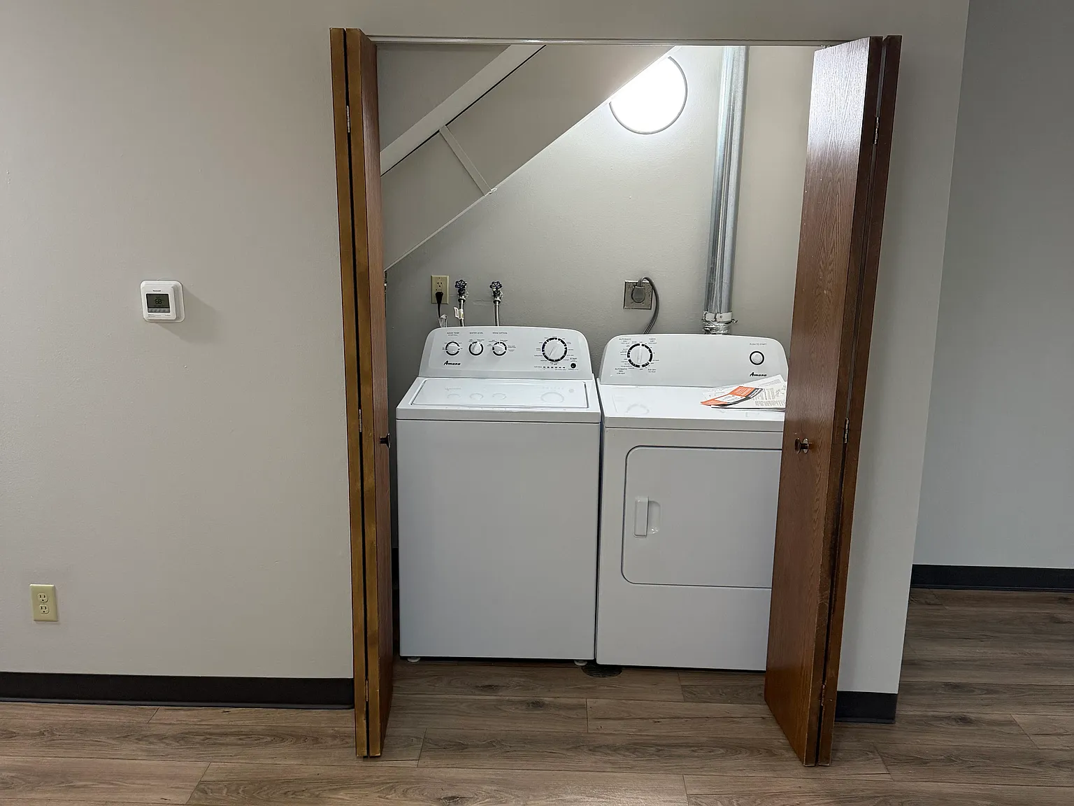 2 bed, 800 sqft, $1,045 — Photo 3