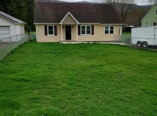 1747 Sewell St S, Rainelle, WV 25962