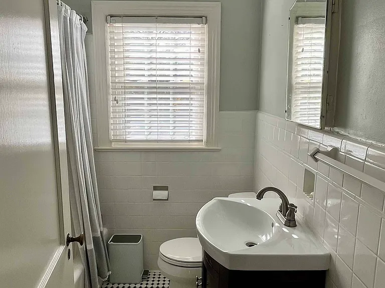 2220 W Club Blvd — Photo 11