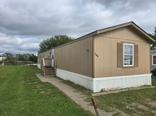 2406 Arapahoe Trl, Beatrice, NE 68310