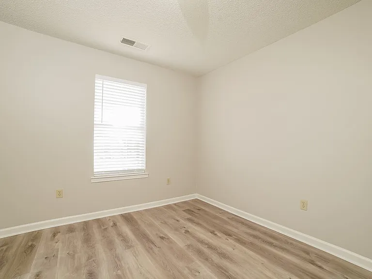 7370 Wendy Way — Photo 12