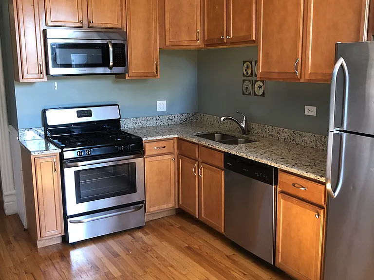 919 W Newport Ave #2 — Photo 2