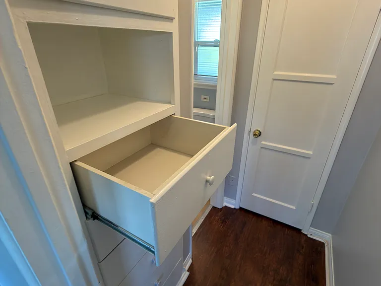 1841 Riverside Dr #STUDI0 — Photo 8