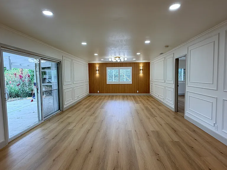 8983 Nightingale Ave — Photo 3