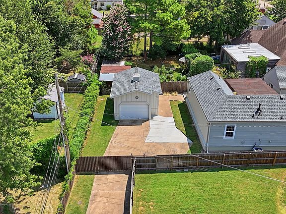 4th image of 2507 E 17th Pl