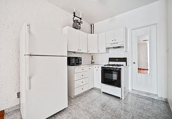 2nd image of 377 Broome St APT 9