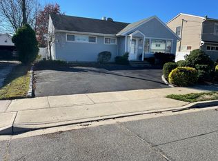1716 Camp Ave, Merrick, NY 11566