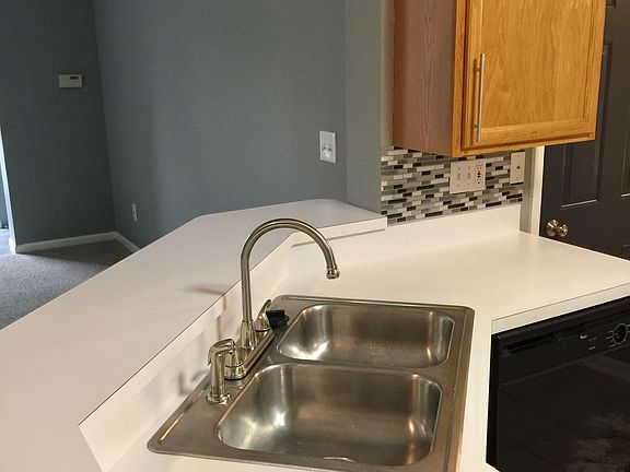 5th image of 252 Provincial Ln APT C