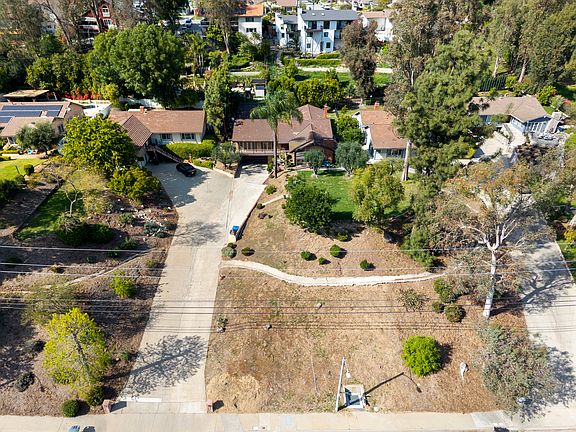 3rd image of 1557 E Puente St