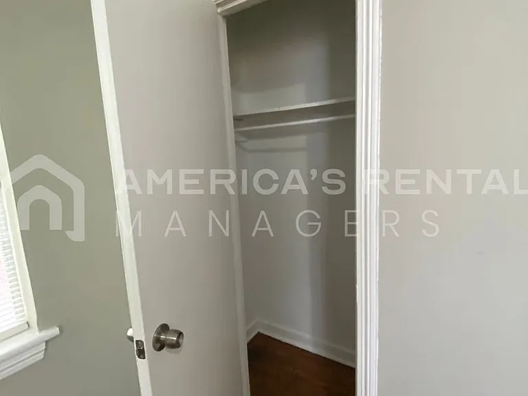 828 Vanderbilt St — Photo 11