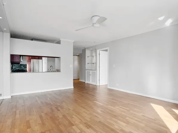 250 East 40th Street image 9 of 9