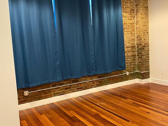 5th image of 3421 Richmond St #205