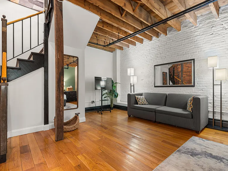 19 Stanhope St #1B — Photo 12