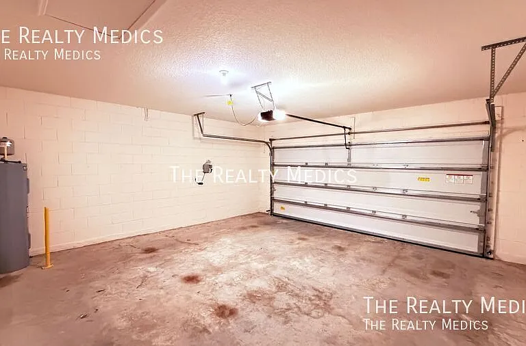 3231 Silas Dr — Photo 25
