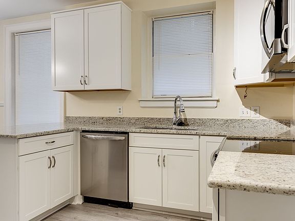 3rd image of 2602-2606 Monument Ave #C