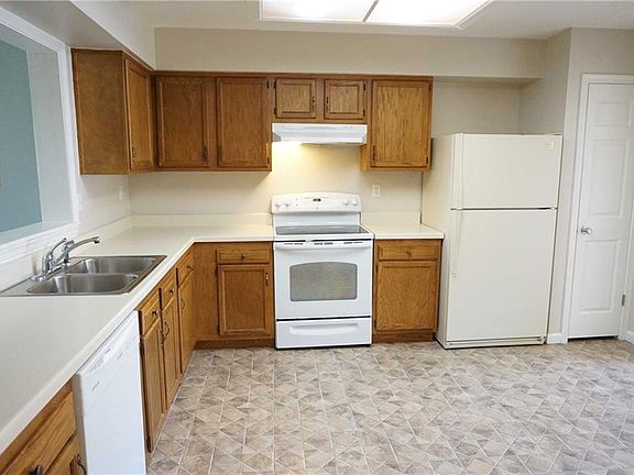 4th image of 1513 Canterford Ct