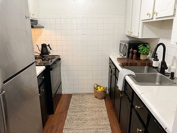 3rd image of 6680 Charlotte Pike APT B4